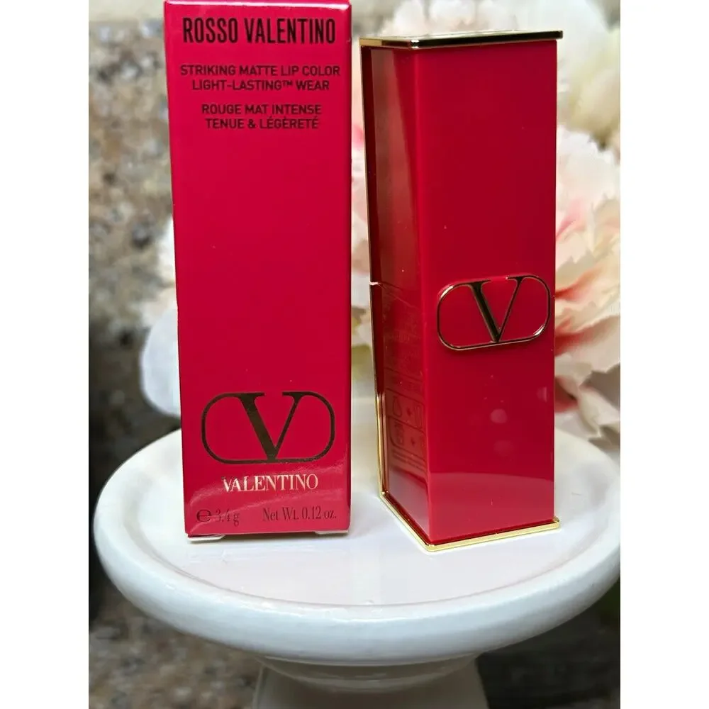 Valentino Rosso Valentino Striking Matte Lipstick Undressed Velvet 111A 0.12 NEW